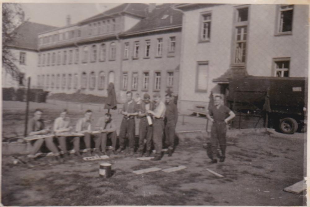Ragnar Dietrichs ble først sendt til arbeidsleir i Stavern før ferden gikk videre til Polen. Foto: Privat